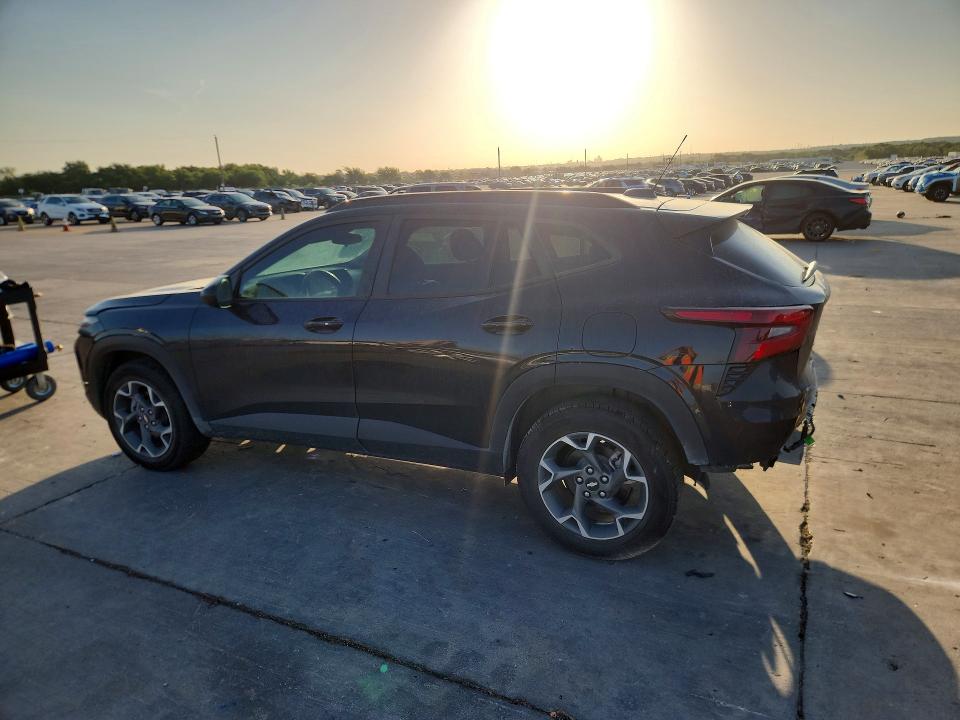 Photo 2 from auction – 2024 CHEVROLET TRAX with VIN KL77LHE23RC019665
