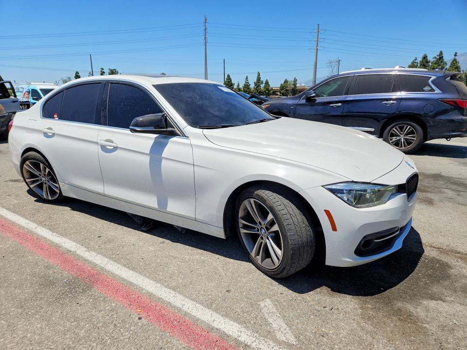 Photo 4 from auction – 2018 BMW 330 with VIN WBA8B9G50JNV00213