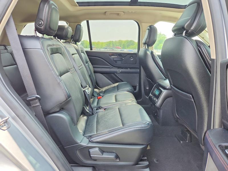 Photo 11 from auction – 2020 LINCOLN AVIATOR with VIN 5LM5J7XC5LGL04571