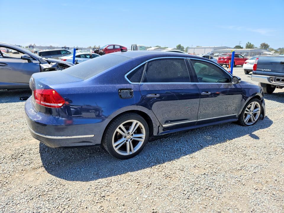 Photo 3 from auction – 2015 VOLKSWAGEN PASSAT with VIN 1VWBT7A31FC087963