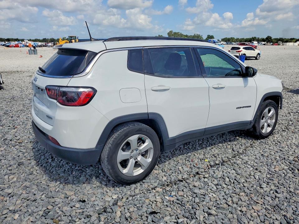 Foto 3 de la subasta – 2022 JEEP COMPASS con VIN 3C4NJCBB5NT138758