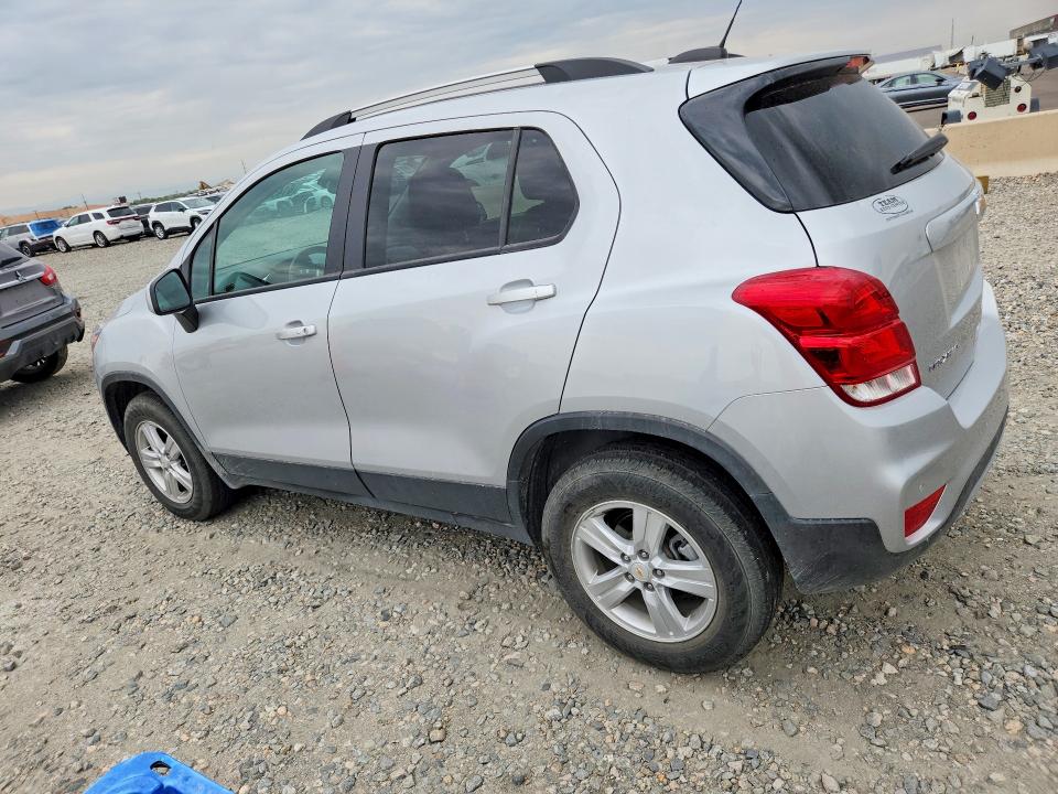 Photo 2 from auction – 2021 CHEVROLET TRAX with VIN KL7CJPSB4MB347663