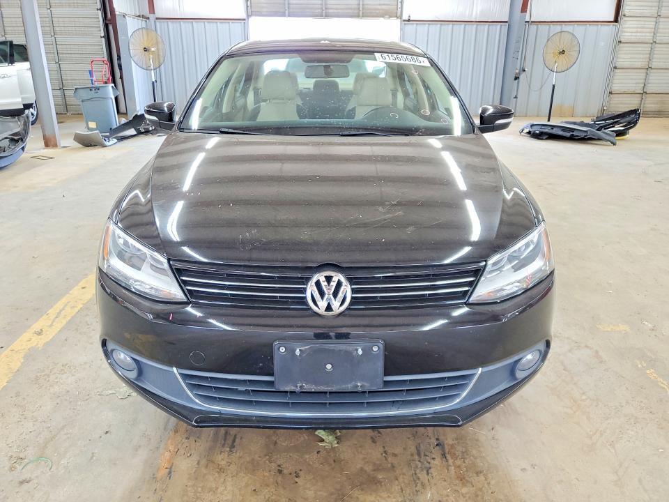 Photo 5 from auction – 2014 VOLKSWAGEN JETTA with VIN 3VWL17AJ7EM388954
