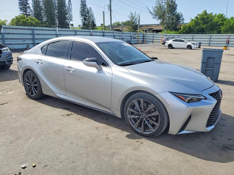 Photo 4 from auction – 2021 LEXUS IS with VIN JTHAA1D27M5111087