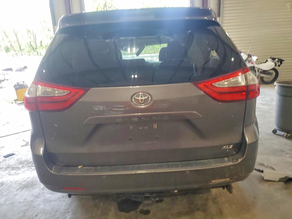 Photo 6 from auction – 2015 TOYOTA SIENNA with VIN 5TDYK3DC7FS664840