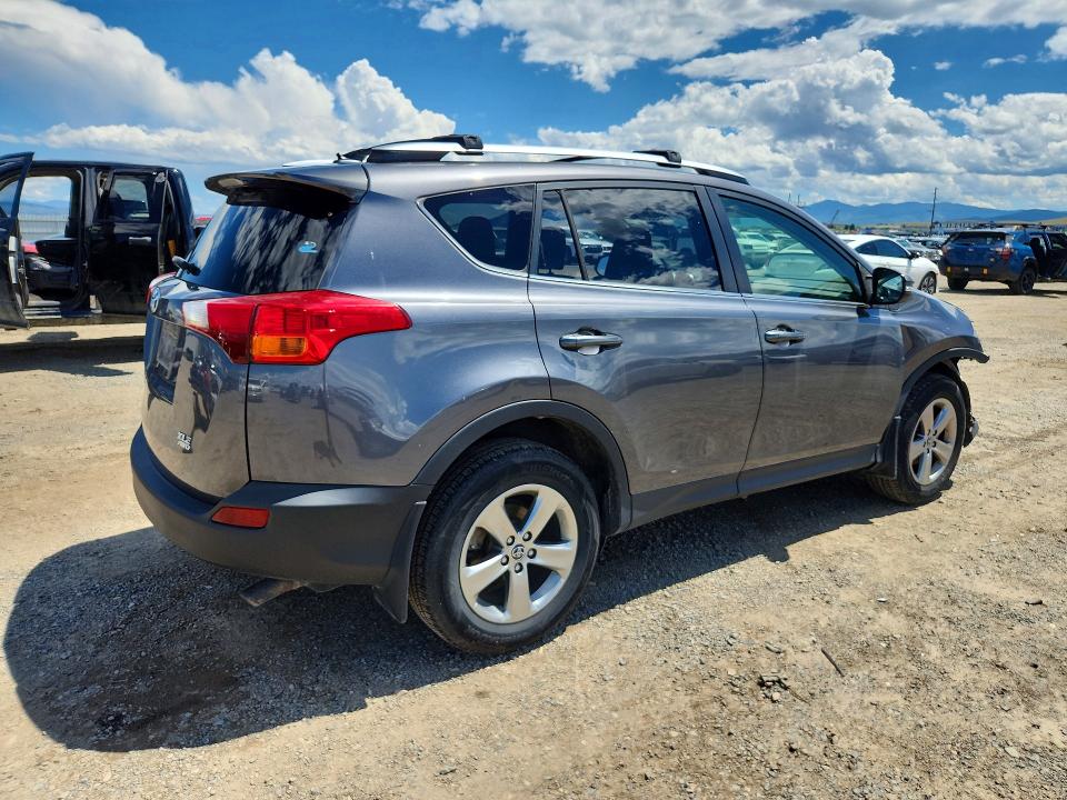 Photo 3 from auction – 2015 TOYOTA RAV4 with VIN JTMRFREV3FD126501