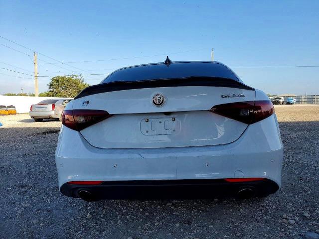 Photo 6 from auction – 2018 ALFA ROMEO GIULIA with VIN ZARFAEDN1J7573529