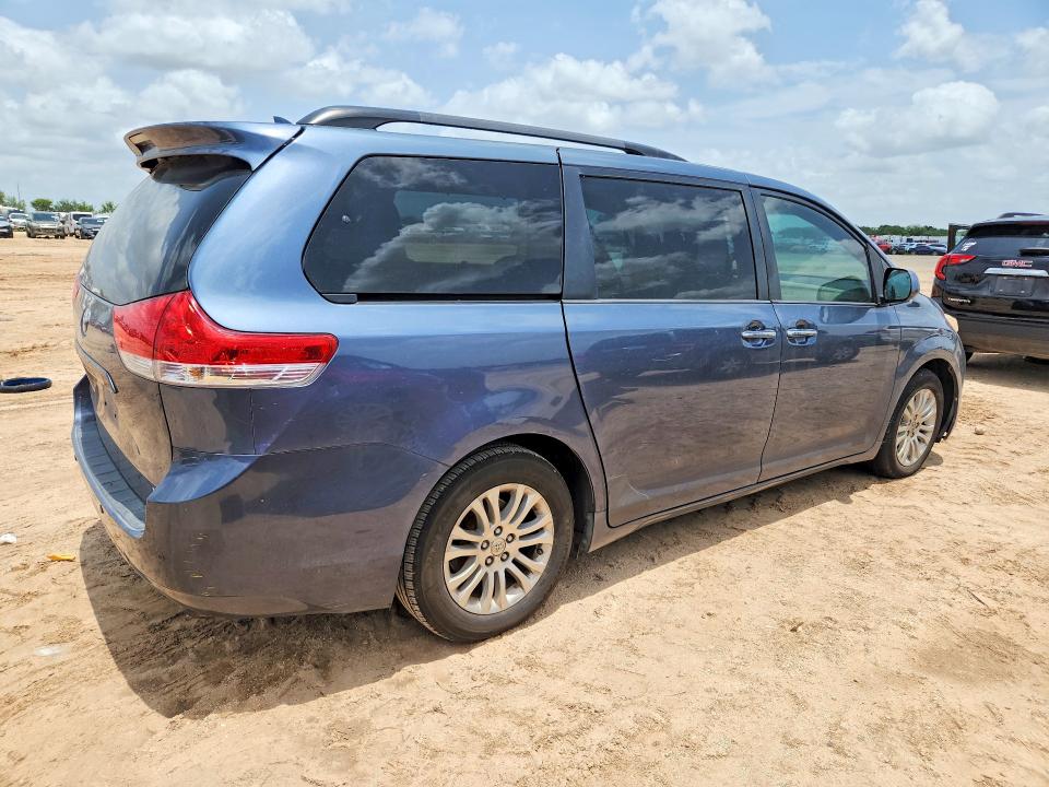 Photo 3 from auction – 2014 TOYOTA SIENNA with VIN 5TDYK3DC7ES503595