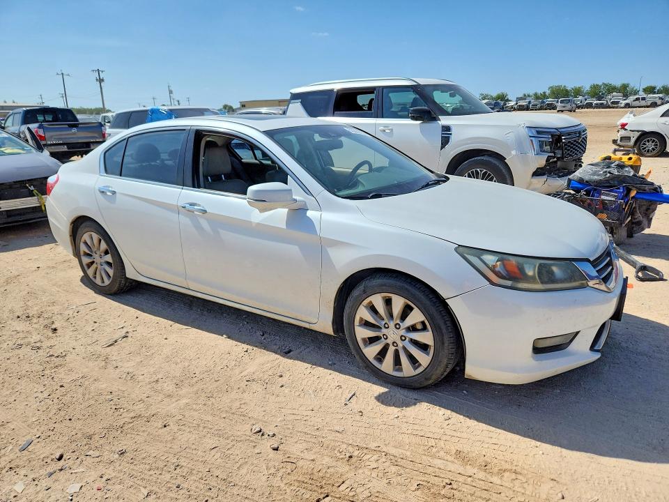 Photo 4 from auction – 2015 HONDA ACCORD with VIN 1HGCR2F84FA073548