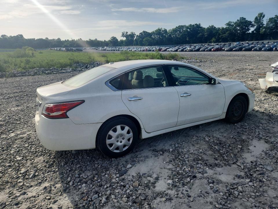 Photo 3 from auction – 2015 NISSAN ALTIMA with VIN 1N4AL3AP9FC458948