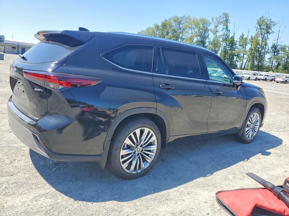 Photo 3 from auction – 2026 TOYOTA HIGHLANDER HYBRID with VIN 5TDEBRCH5TS718358