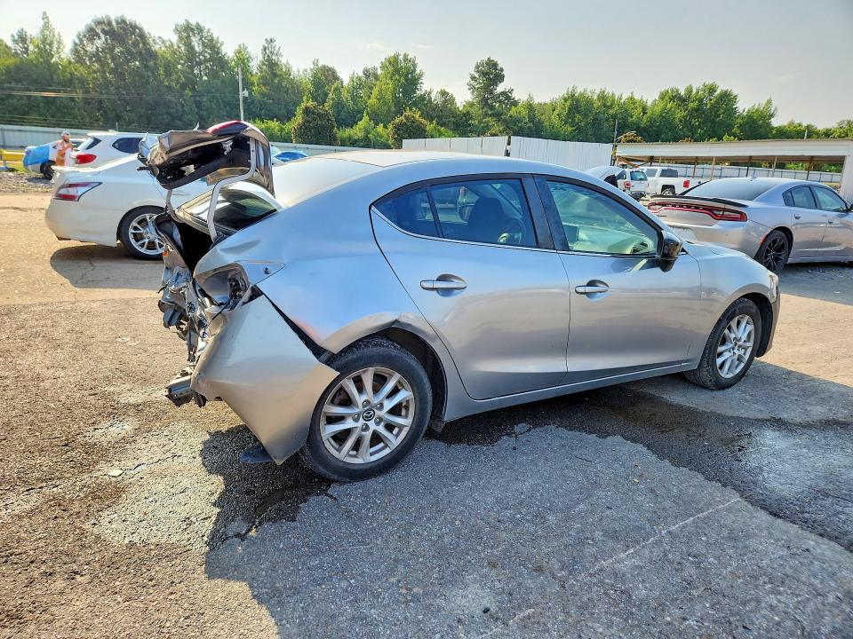 Photo 3 from auction – 2016 MAZDA 3 with VIN JM1BM1U7XG1277172