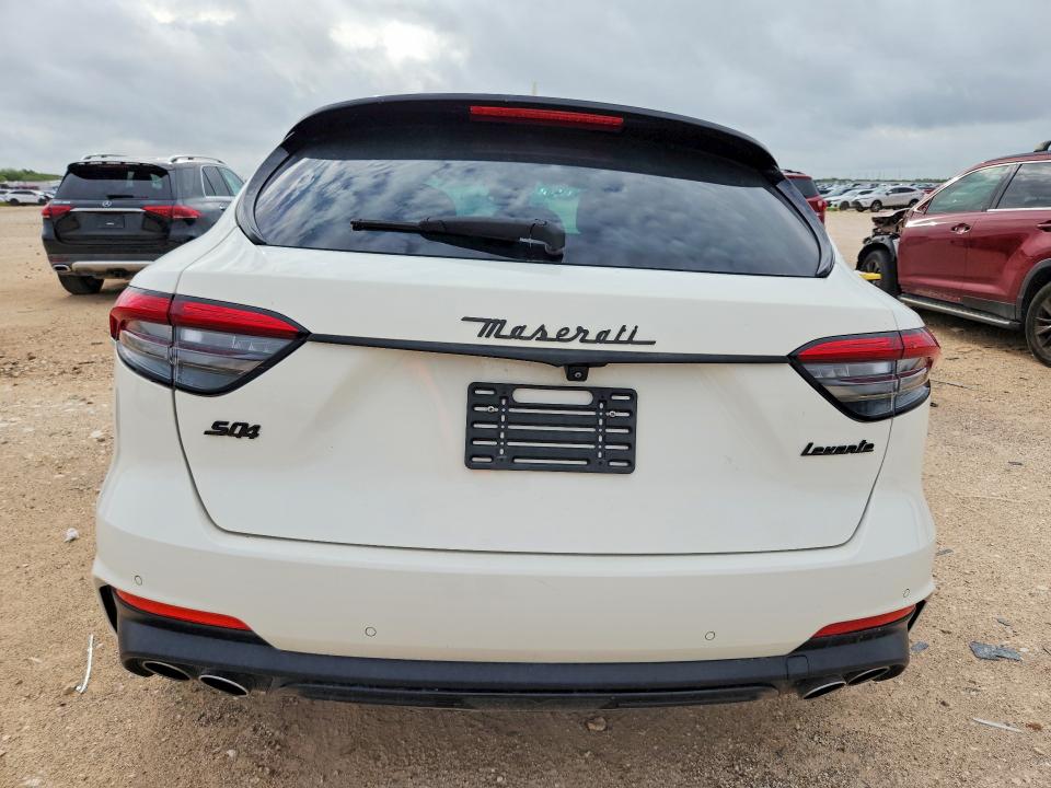 Photo 6 from auction – 2021 MASERATI LEVANTE with VIN ZN661YUAXMX359666