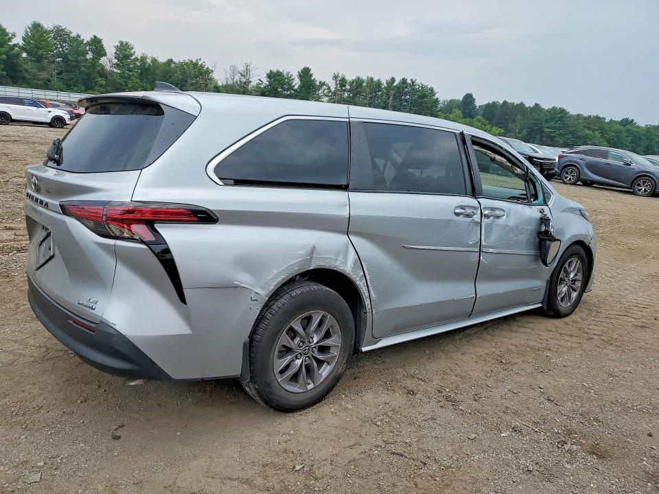 Zdjęcie 3 z aukcji – 2021 TOYOTA SIENNA z VIN 5TDKRKEC7MS039006