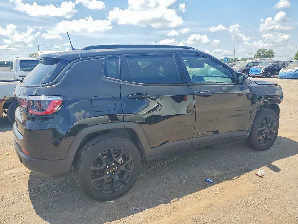 Photo 3 from auction – 2026 JEEP COMPASS with VIN 3C4NJDBN2TT159807