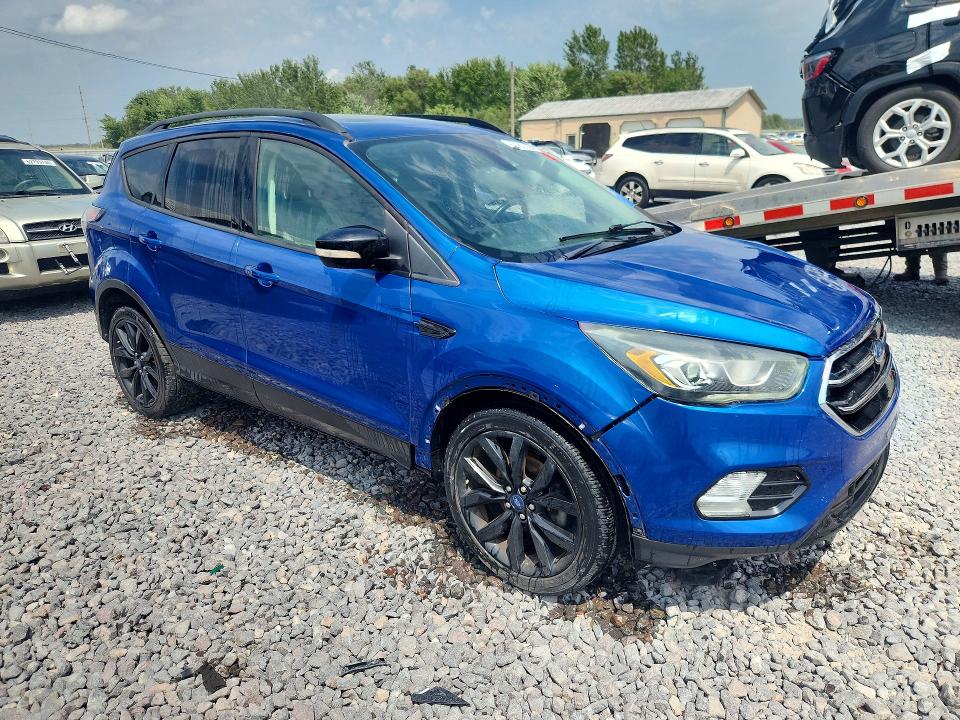 Photo 4 from auction – 2017 FORD ESCAPE with VIN 1FMCU0JD4HUA27673