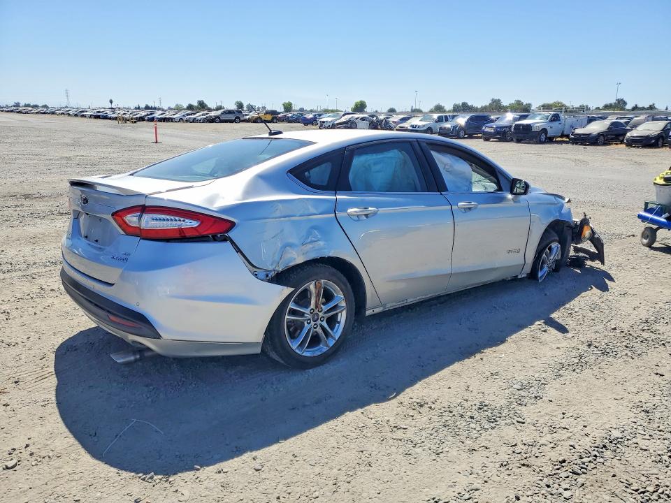 Photo 3 from auction – 2016 FORD FUSION with VIN 3FA6P0LU8GR157800