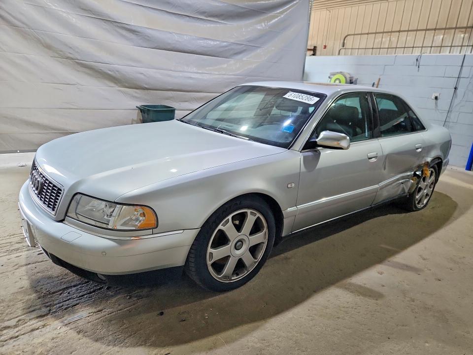 2001 AUDI S8