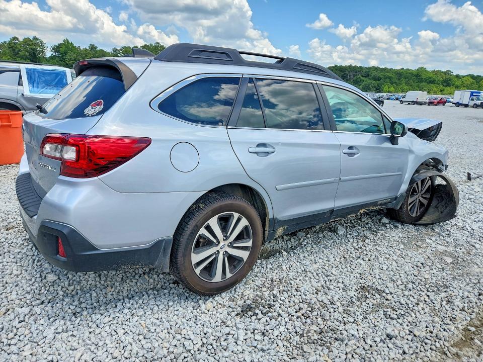 Photo 3 from auction – 2018 SUBARU OUTBACK with VIN 4S4BSANC1J3310200