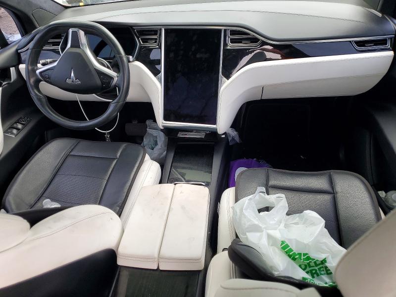 Photo 8 from auction – 2017 TESLA MODEL X with VIN 5YJXCAE25HF075151