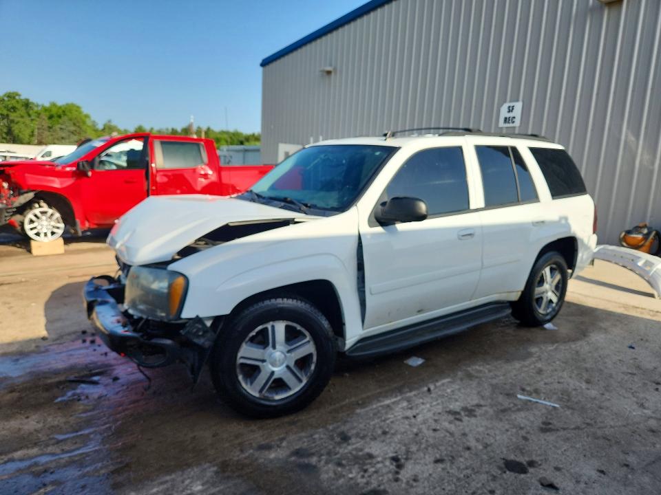 CHEVROLET TRAILBLAZER 2008 with VIN 1GNDT13S082183368 - Photo from auction