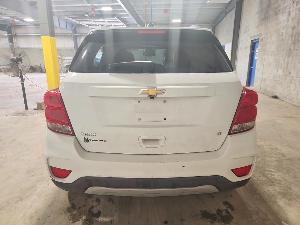 Photo 6 from auction – 2017 CHEVROLET TRAX with VIN KL7CJLSB5HB228180