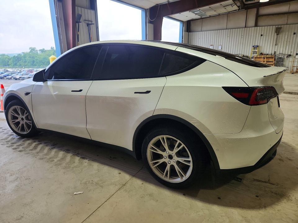 Снимка 2 от търг – 2021 TESLA MODEL Y с VIN 5YJYGDEE4MF183243