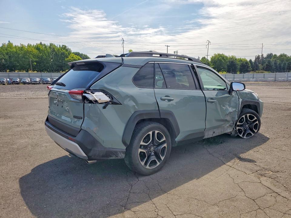 Photo 3 from auction – 2019 TOYOTA RAV4 with VIN 2T3J1RFV6KC019449