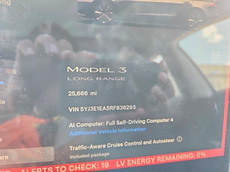 Снимка 9 от търг – 2024 TESLA MODEL 3 с VIN 5YJ3E1EA5RF836293