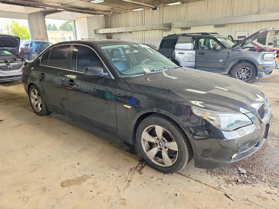Photo 4 from auction – 2007 BMW 530 with VIN WBANF73537CY17974