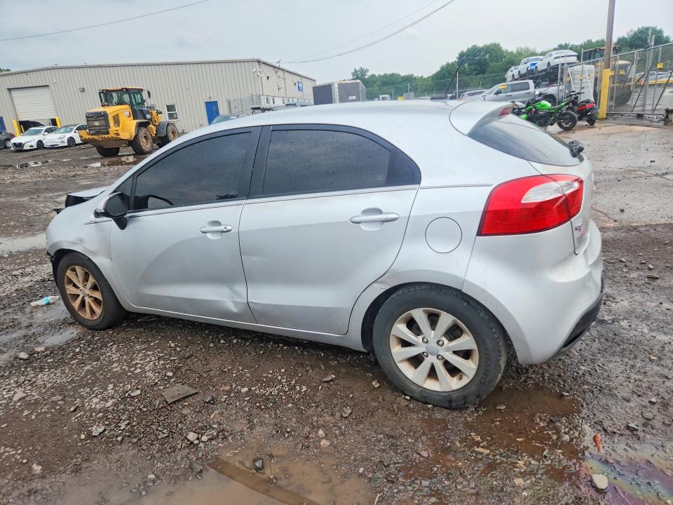 Foto 2 de la subasta – 2014 KIA RIO con VIN KNADN5A35E6415177