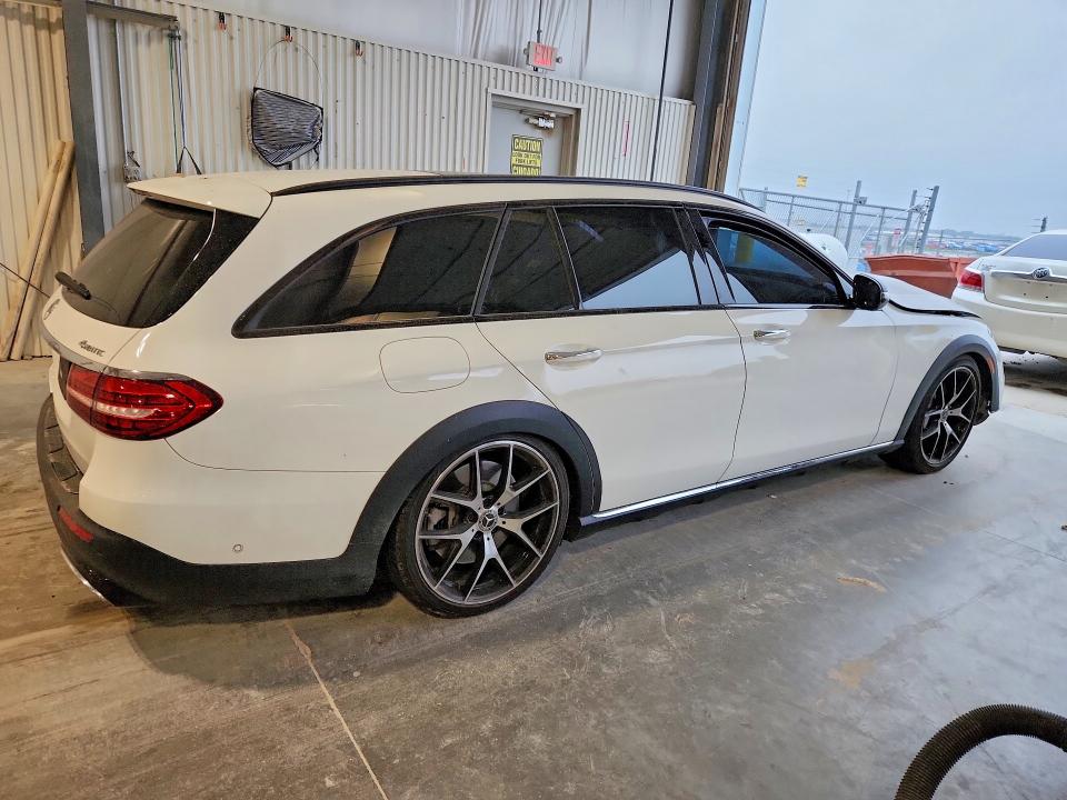 Photo 3 from auction – 2021 MERCEDES-BENZ E with VIN W1KZH6AB0MA970004