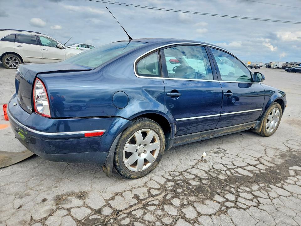 Photo 3 from auction – 2005 VOLKSWAGEN PASSAT with VIN WVWAD63B85E067433