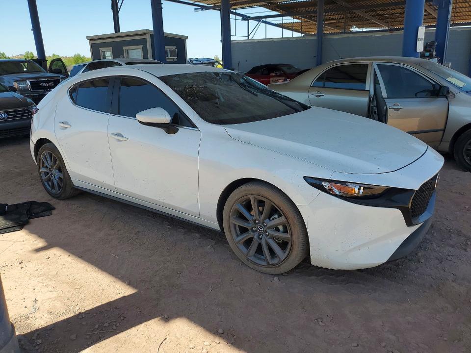 Photo 4 from auction – 2022 MAZDA 3 with VIN JM1BPAKL5N1521718