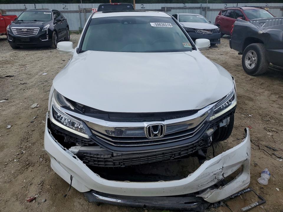 Photo 5 from auction – 2017 HONDA ACCORD with VIN 1HGCR3F93HA031390