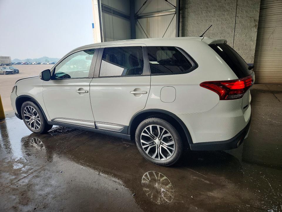Photo 2 from auction – 2016 MITSUBISHI OUTLANDER with VIN JA4AZ3A32GZ022683