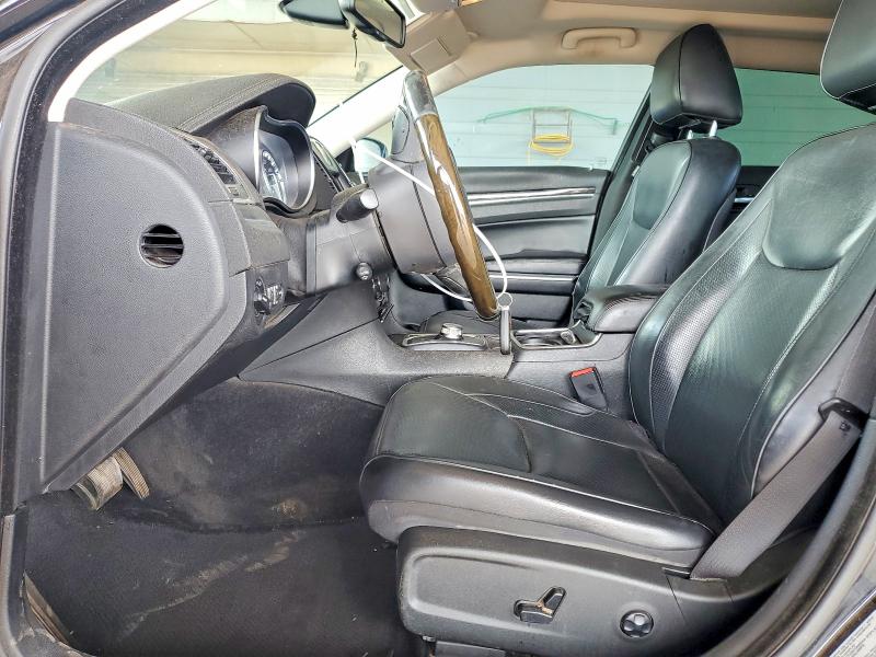 Photo 7 from auction – 2016 CHRYSLER 300C with VIN 2C3CCAEGXGH147694