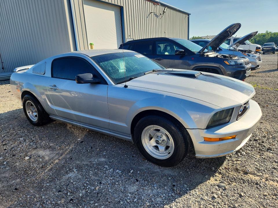Photo 4 from auction – 2005 FORD MUSTANG with VIN 1ZVFT80N955188682