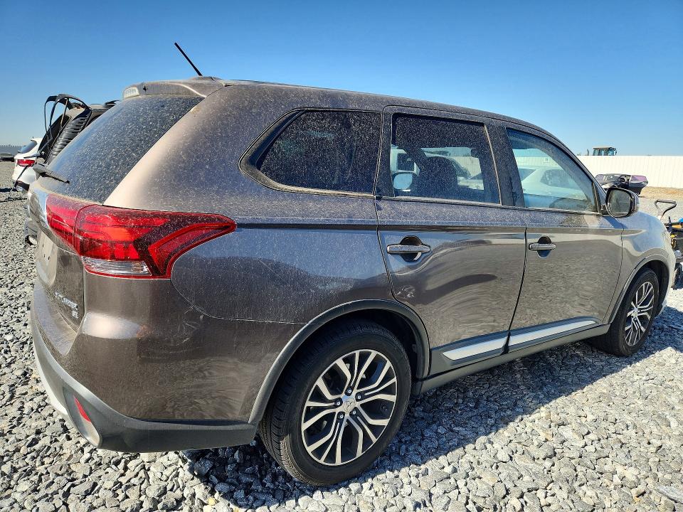 Photo 3 from auction – 2016 MITSUBISHI OUTLANDER with VIN JA4AD3A38GZ013372