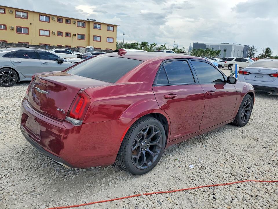Photo 3 from auction – 2019 CHRYSLER 300 with VIN 2C3CCABG9KH655989