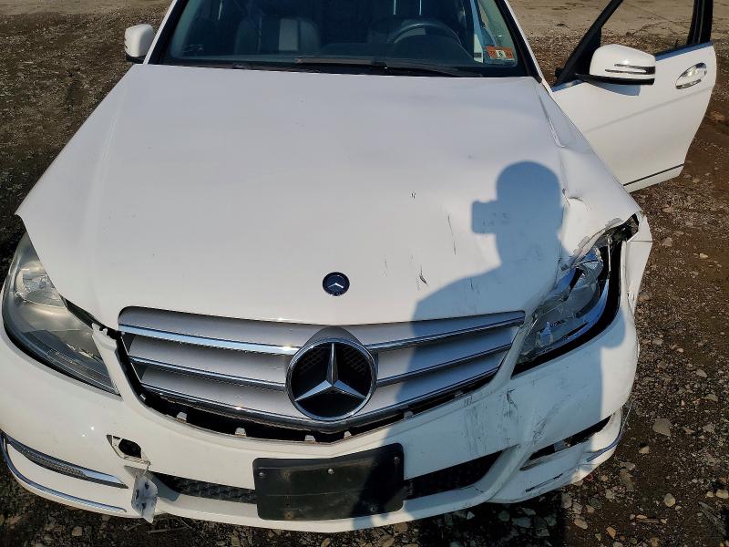 Photo 11 from auction – 2013 MERCEDES-BENZ C with VIN WDDGF8AB7DR285265