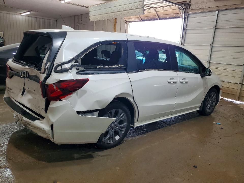 Photo 3 from auction – 2025 HONDA ODYSSEY with VIN 5FNRL6H83SB077011