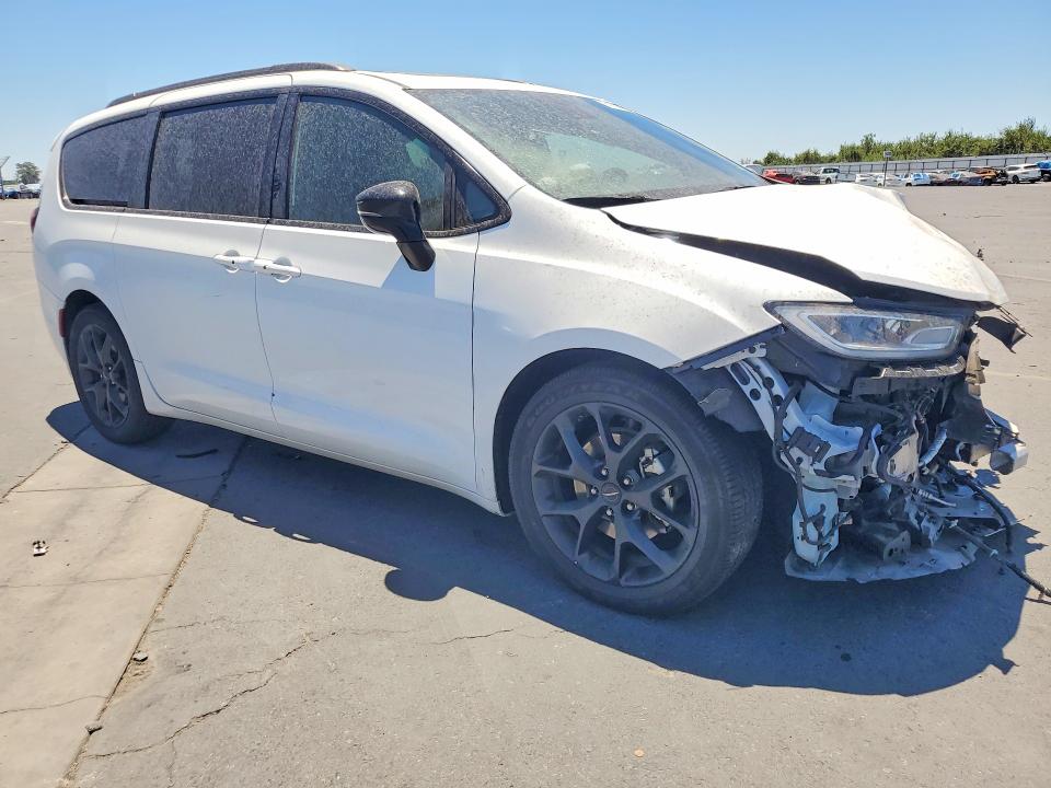 Photo 4 from auction – 2025 CHRYSLER PACIFICA with VIN 2C4RC1GG1SR513113