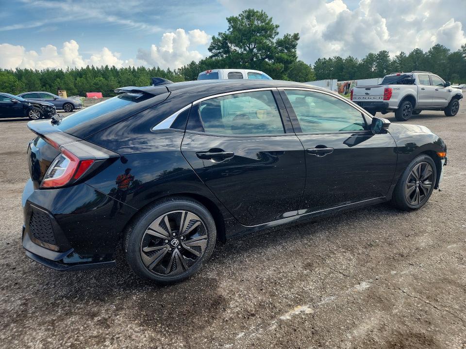 Photo 3 from auction – 2018 HONDA CIVIC with VIN SHHFK7H54JU215539