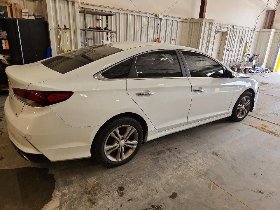 Photo 3 from auction – 2018 HYUNDAI SONATA with VIN 5NPE34AF2JH633661