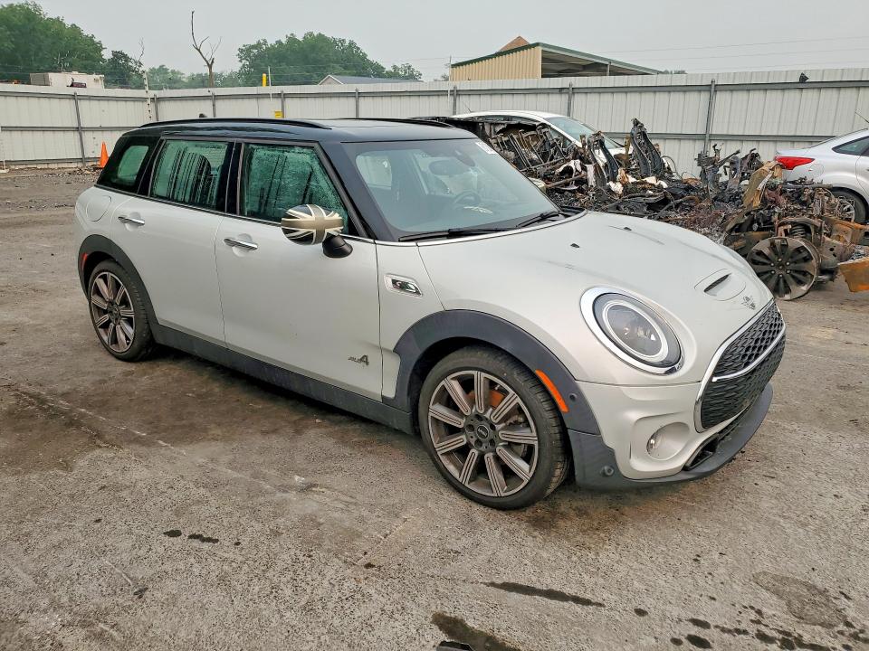 Photo 4 from auction – 2022 MINI COOPER with VIN WMWXJ1C03N2R37916
