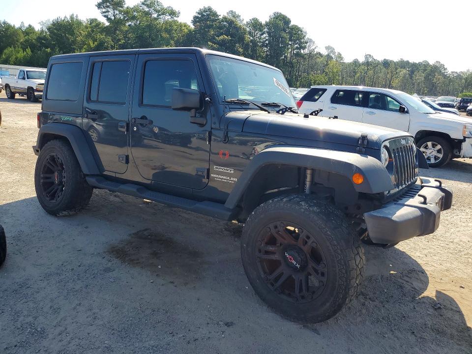 Photo 4 from auction – 2017 JEEP WRANGLER UNLIMITED with VIN 1C4BJWDG1HL662468