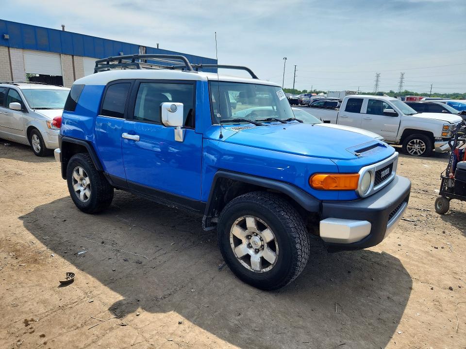 Photo 4 from auction – 2007 TOYOTA FJ CRUISER with VIN JTEBU11F070002486