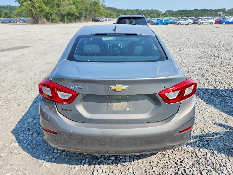 Photo 6 from auction – 2017 CHEVROLET CRUZE with VIN 1G1BE5SM2H7157015