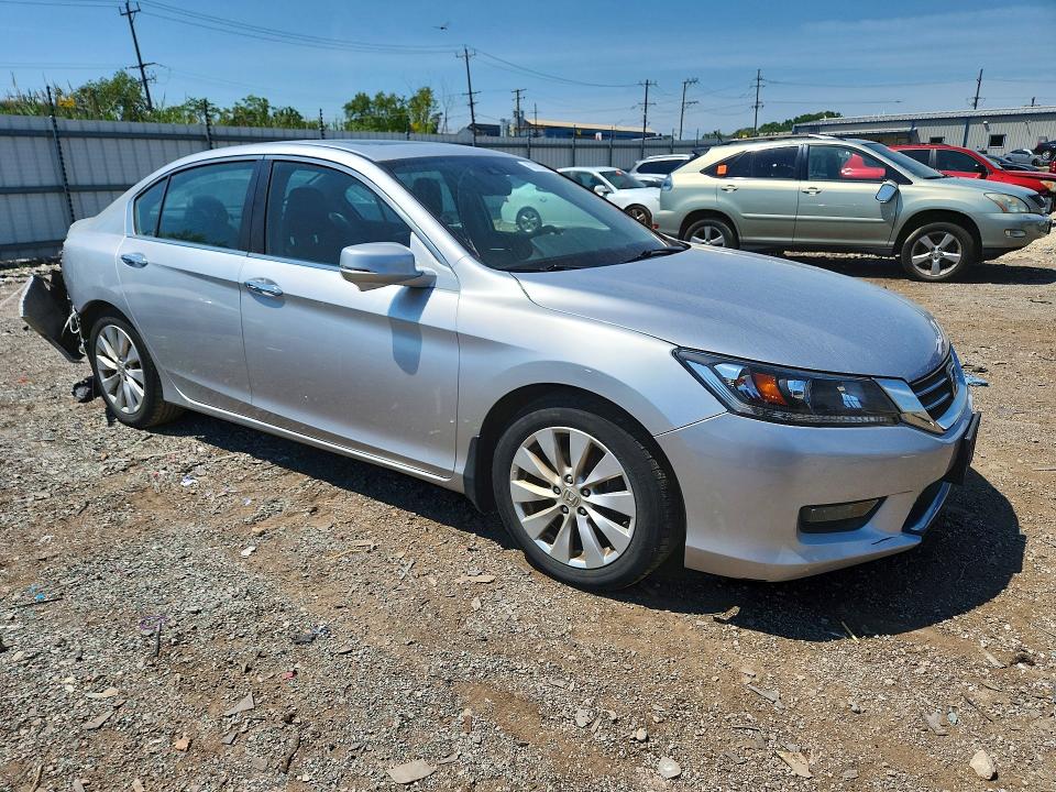 Photo 4 from auction – 2015 HONDA ACCORD with VIN 1HGCR2F84FA036712